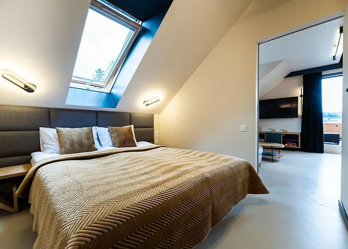 Dream View Stone Hill Z Jacuzzi * 斯克拉斯卡波伦巴