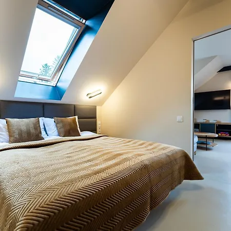 Dream View Stone Hill Z Jacuzzi * 斯克拉斯卡波伦巴