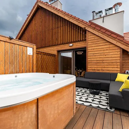 Dream View Stone Hill Z Jacuzzi * 斯克拉斯卡波伦巴